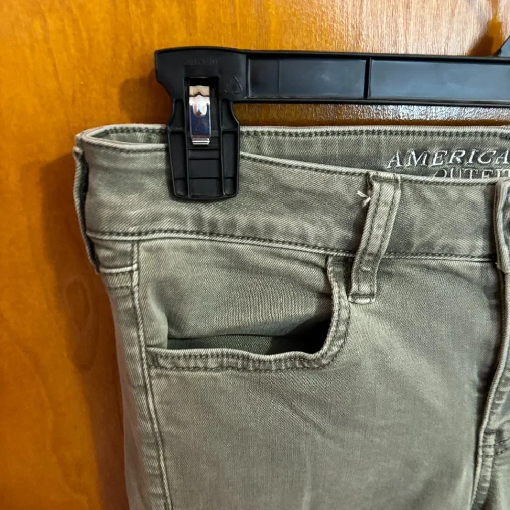 AMERICAN EAGLE JEANS 4 Green‎ Super Stretch Distressted